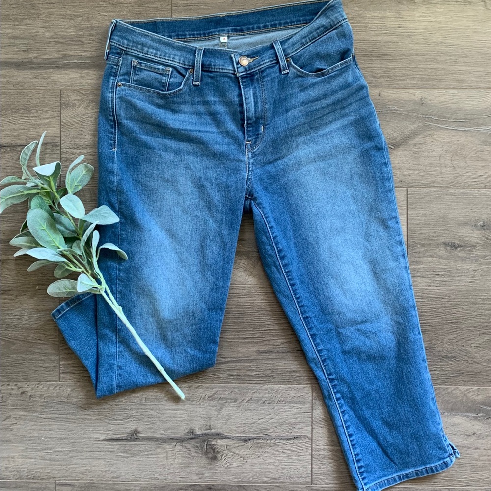 Levi’s capris